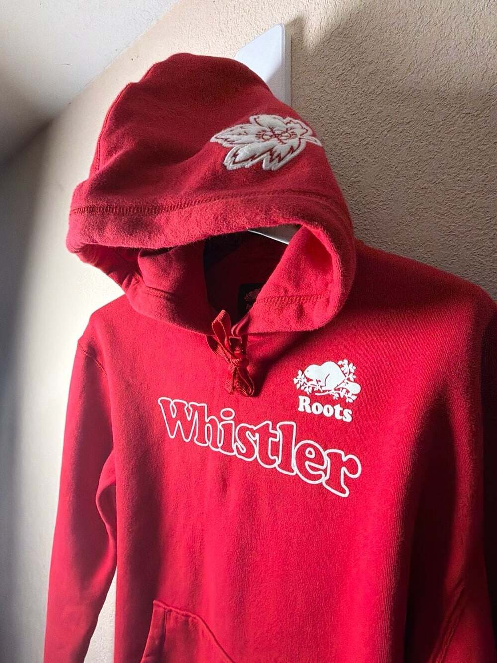 Roots Whistler Canada Red Pullover Hoodie Logo Sweatshirt Size Medium